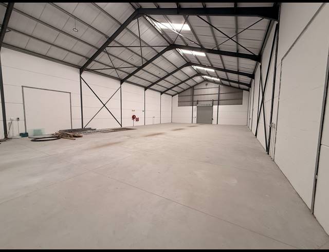 579M² WAREHOUSE FOR SALE IN FIRGROVE INDUSTRIAL ESTATE